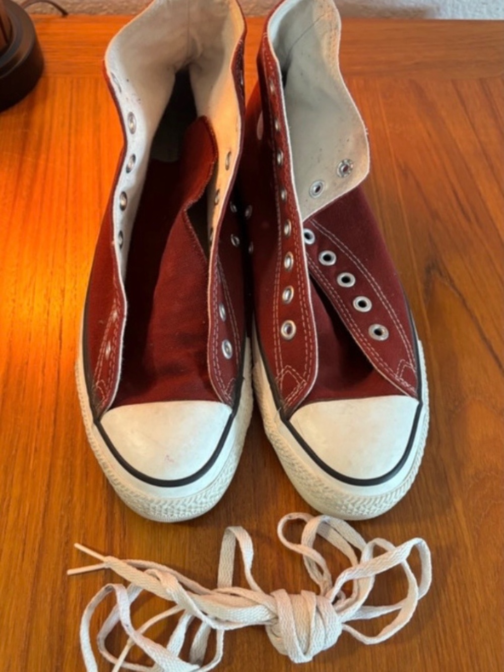 Vintage Men's size 9.5 red made in USA high top converse - Picture 2 of 10